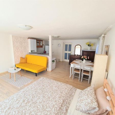 شقة Apartman Prace المظهر الخارجي الصورة